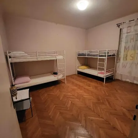 Super Men Homestay Split